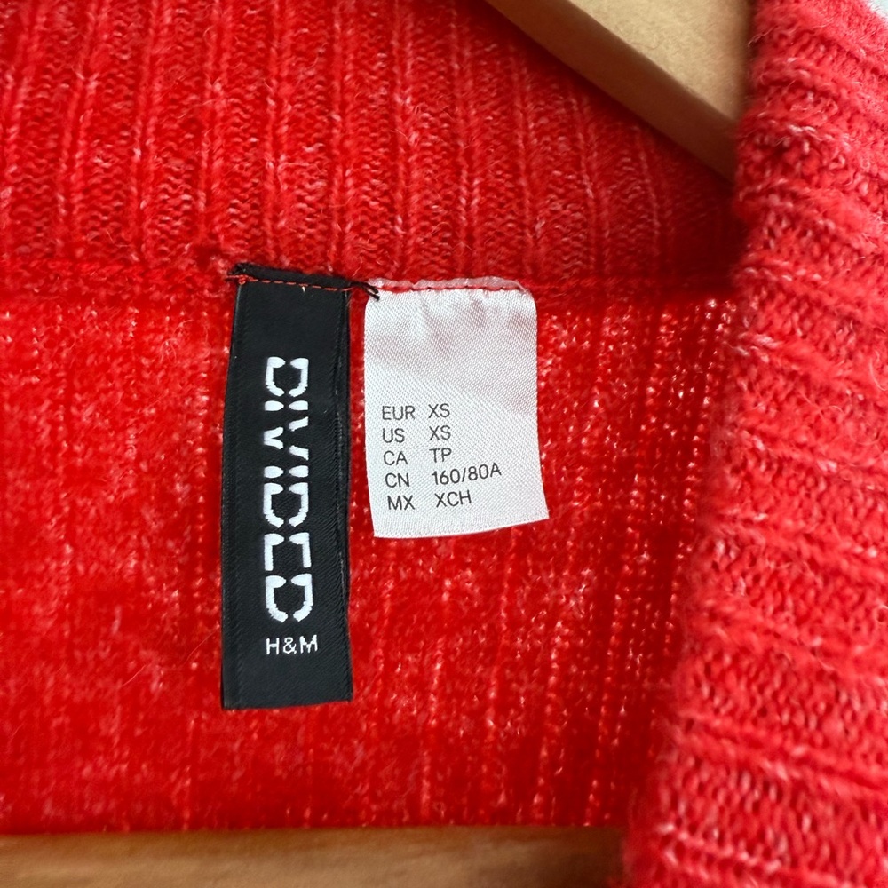 Divided Cropped Knit - Picture 7 of 8